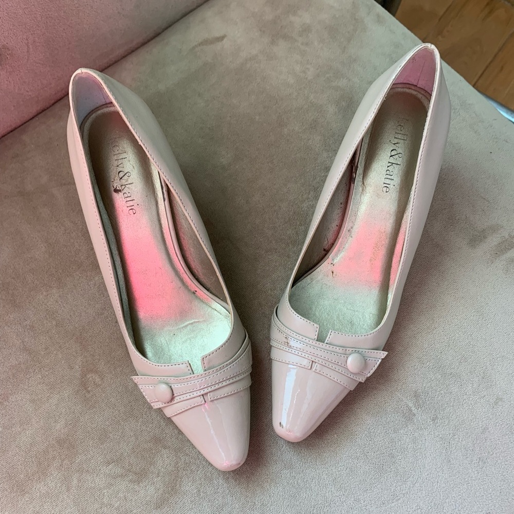 These cute tan business heels by: Kelly & Kate size 7